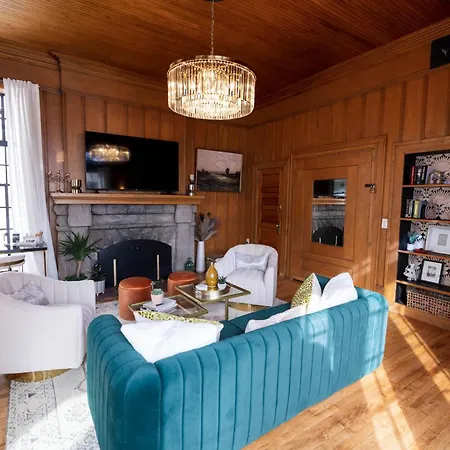 Docs Place Historic Jewel In Downtown Flagstaff Sophisticated Elegance